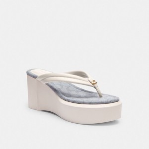 Coach Franki Flip Flop In Signature Jacquard Branco | COH865901
