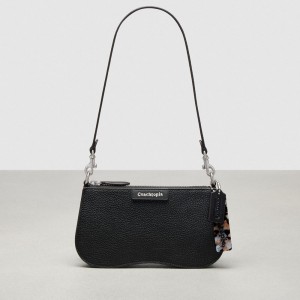 Coach Wavy Baguette Bag In Pebbled Coachtopia Leather Pretas | COH864944