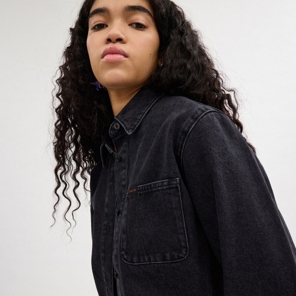 Coach Cropped Denim Button Down In Organic Cotton Pretas | COH865986