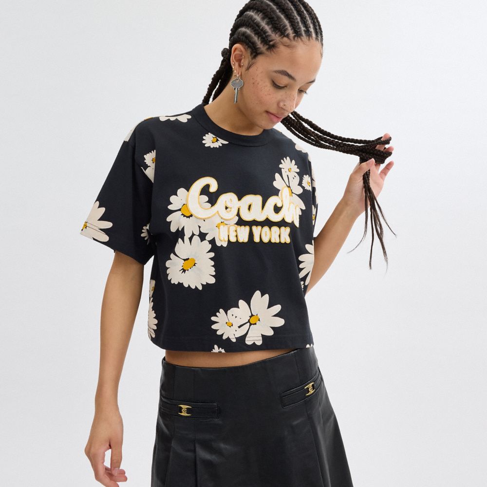 Coach Floral Cropped Signature Script T Shirt In Organic Cotton Pretas | COH865998