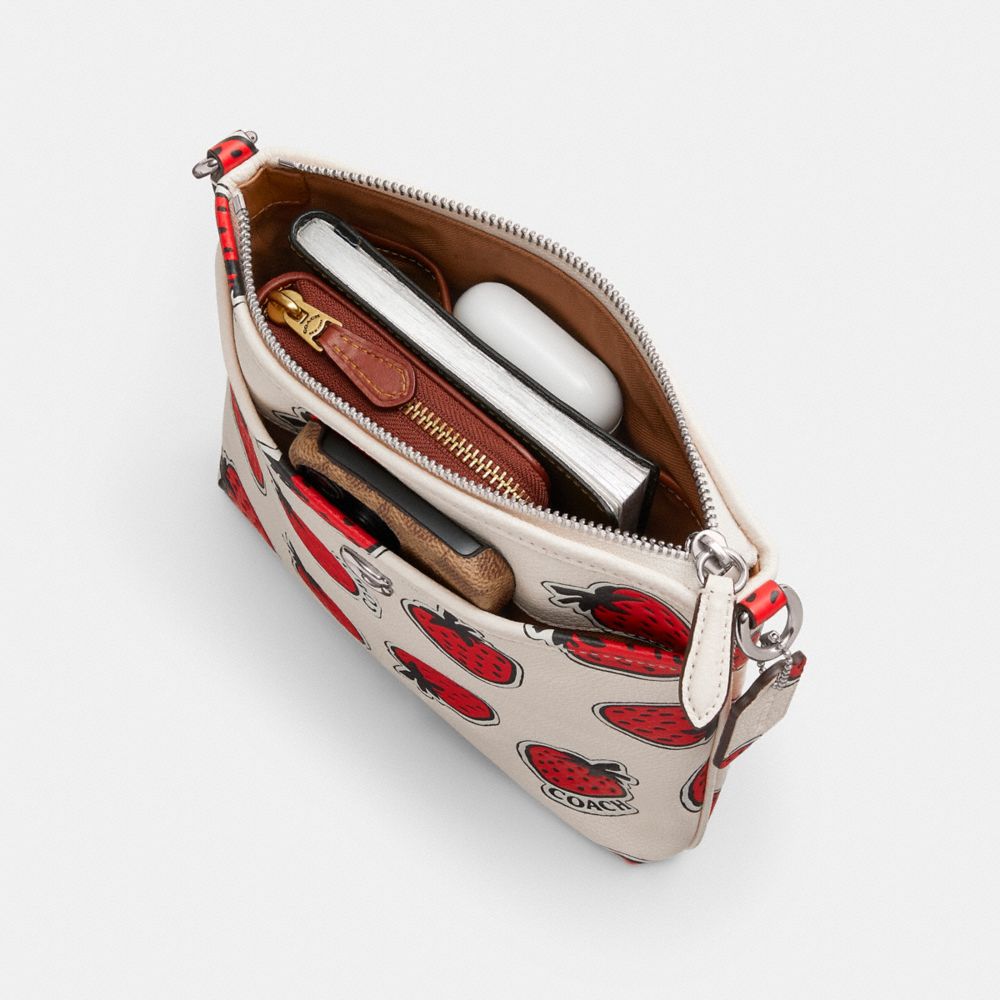 Coach Kitt Messenger Crossbody Bag With Strawberry Print Prateadas Multicoloridas | COH865377