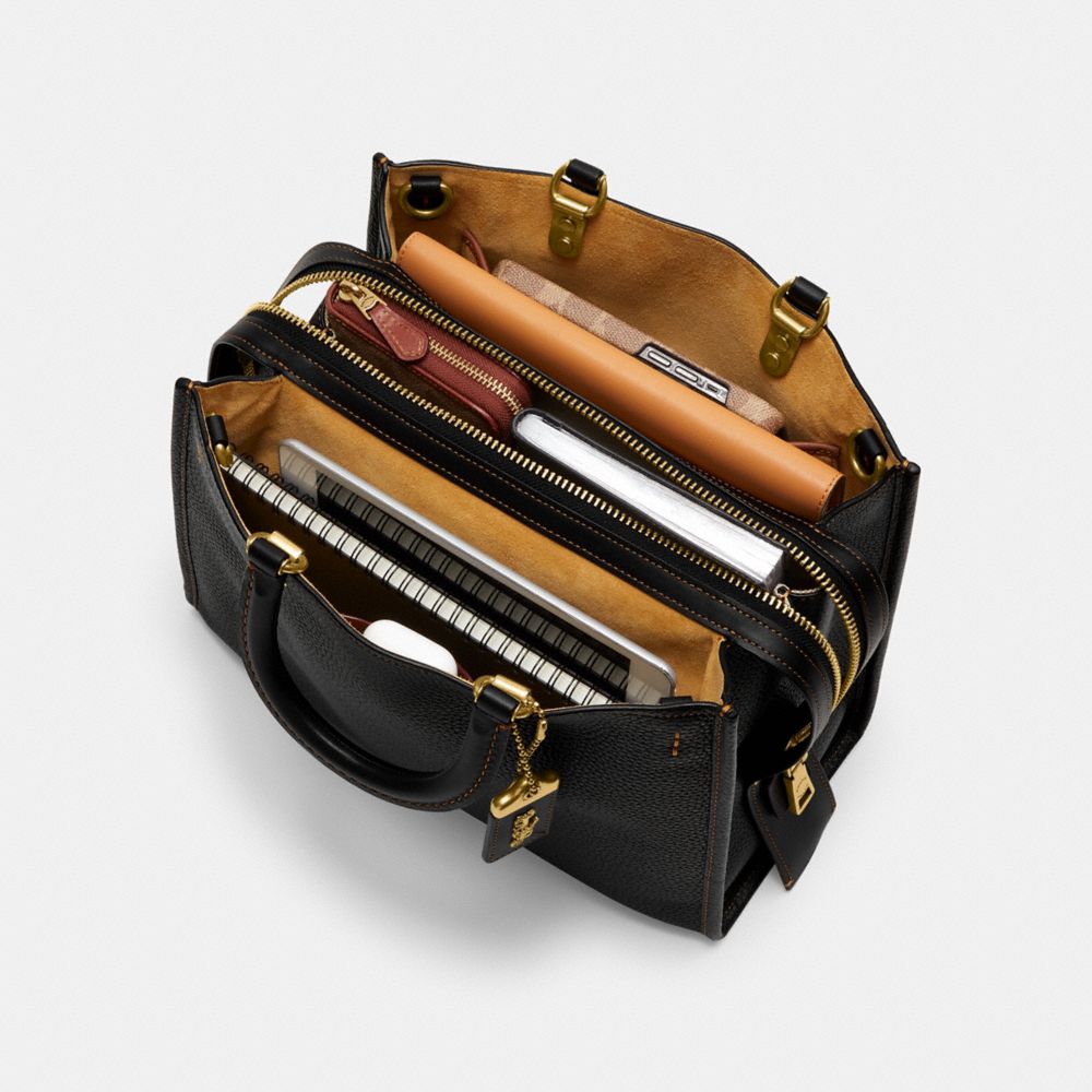 Coach Rogue Bag In Regenerative Leather Pretas | COH864932