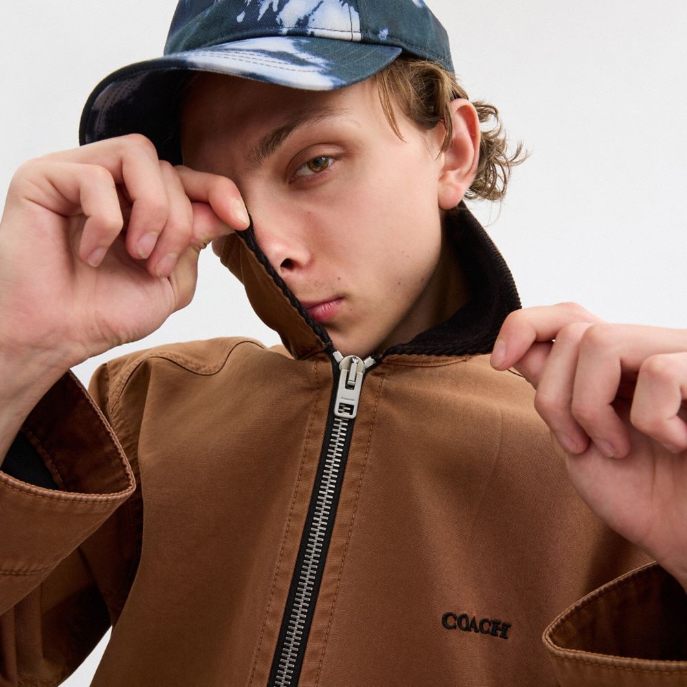 Coach Solid Lightweight Jacket In Regenerative Cotton Marrom | COH866878