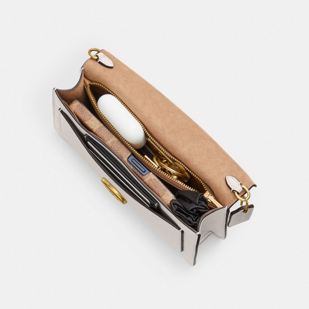 Coach Tabby Chain Clutch Branco | COH865248