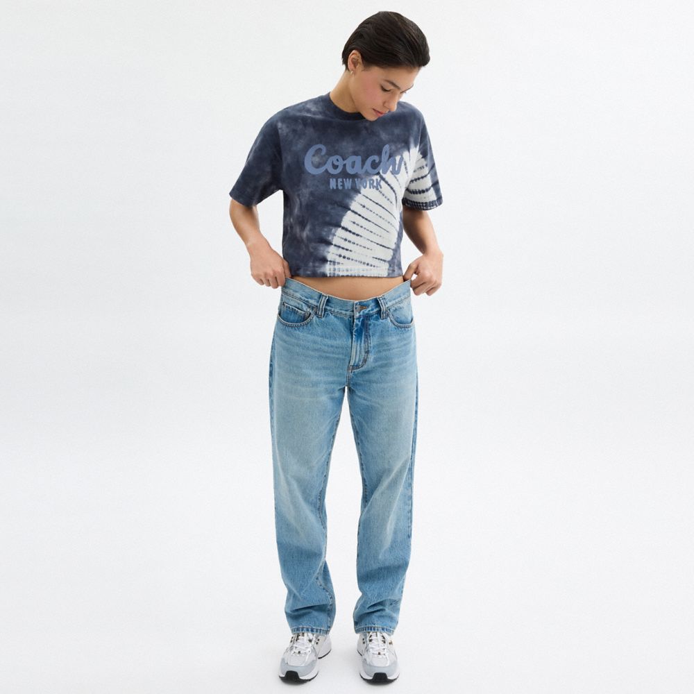 Coach Tie Dye Cursive Signature Cropped T Shirt In Organic Cotton Azul Marinho Multicoloridas | COH866006