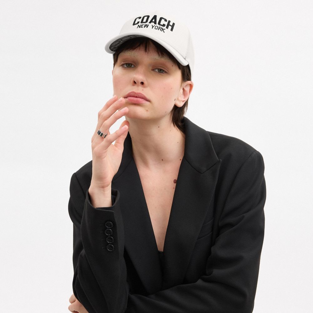 Coach Trucker Hat Branco | COH867035