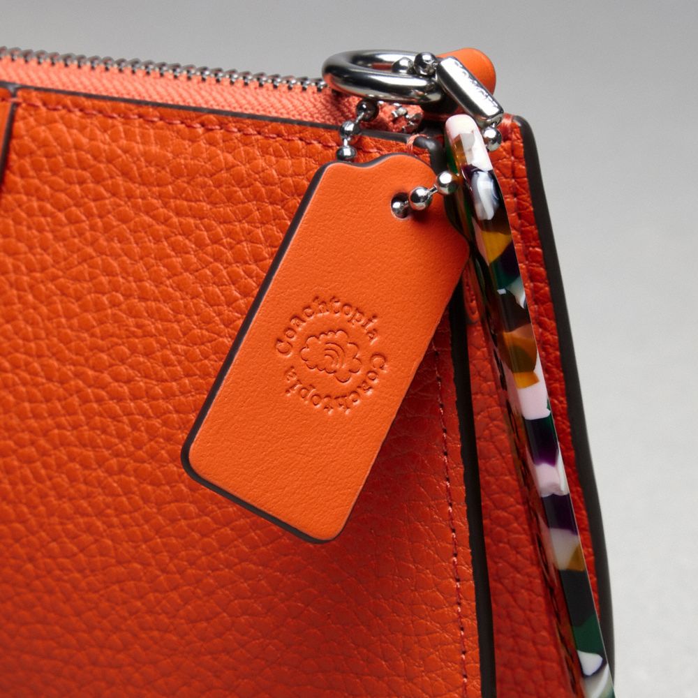 Coach Wavy Baguette Bag In Pebbled Coachtopia Leather Laranja | COH864745