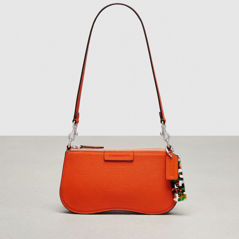 Coach Wavy Baguette Bag In Pebbled Coachtopia Leather Laranja | COH864745