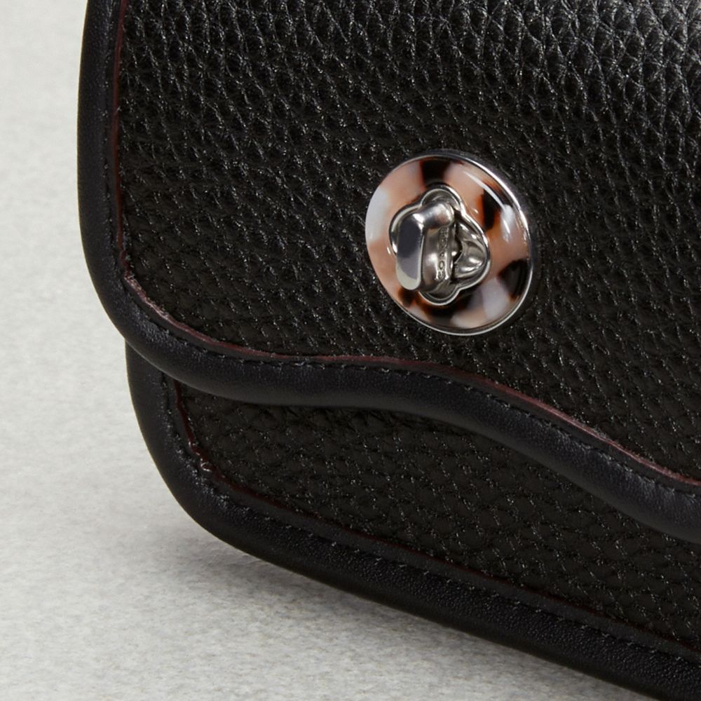 Coach Wavy Wallet With Crossbody Strap Pretas | COH865592