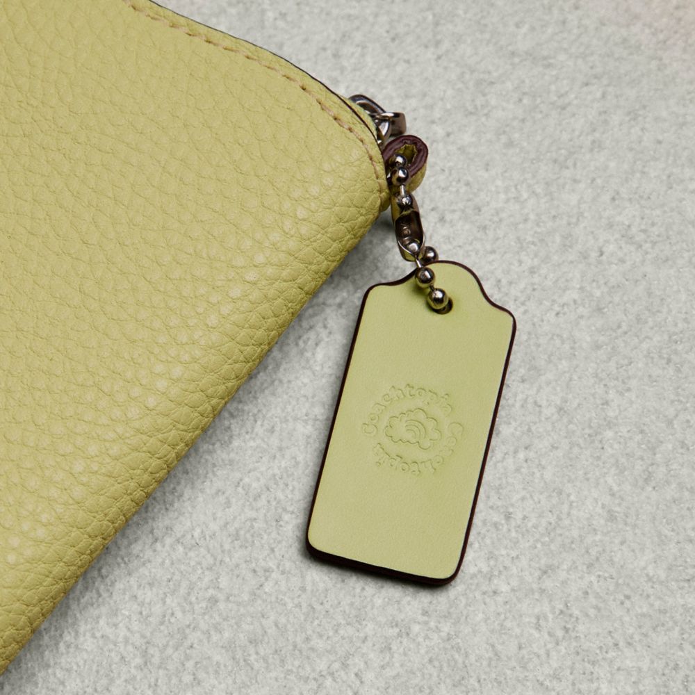 Coach Wavy Zip Around Wallet In Coachtopia Leather Luz Verdes | COH865531